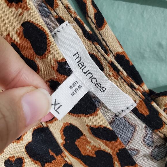 Maurices Womens Lightweight Button Front Leopard Print Smocked SS Top Size XL - Picture 3 of 5